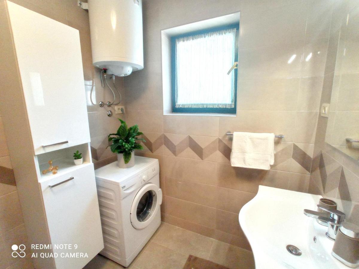 Apartment Milotic ロヴラン エクステリア 写真